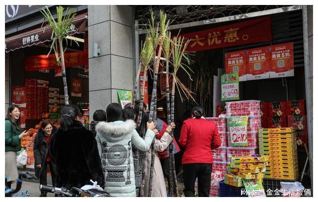 澳门沙金下岗大姐开水果店利用“水果免费不要钱”一年盈利80万(图2)