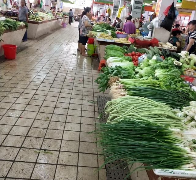 澳门沙金去到菜市场不知道买什么菜下次这样逛菜市场就对了(图2)