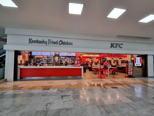 澳门沙金KFC吃出塑料片麦当劳有烂生菜！网友吐槽在新加坡不敢吃洋快餐了……(图6)