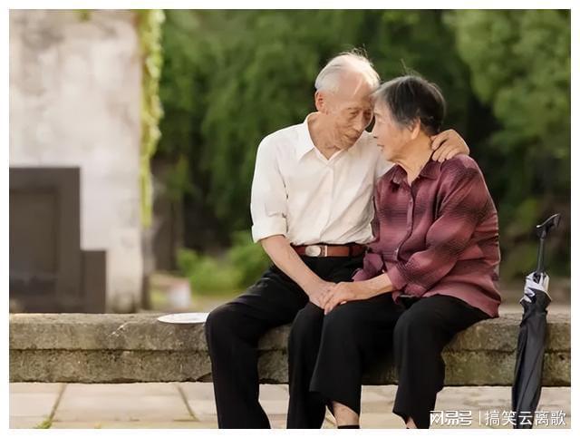 澳门沙金(中国)在线平台人过80生命只剩归途聪明的老人会提前安排好这4件事！(图4)