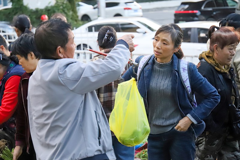 澳门沙金(中国)在线平台贵阳市252公交“惠农专线”载出城乡温情(图11)